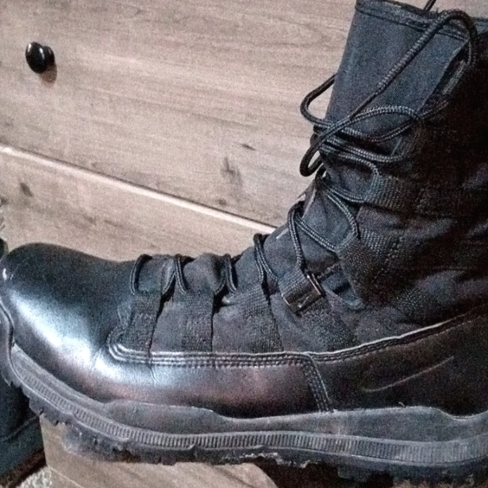 Nike tactical boots